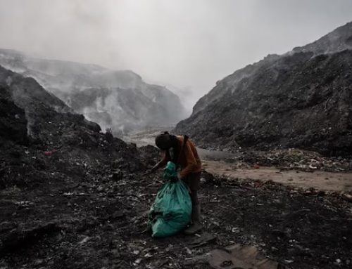 Kebakaran besar TPA Jatiwaringin picu seruan baru hentikan ‘open dumping’